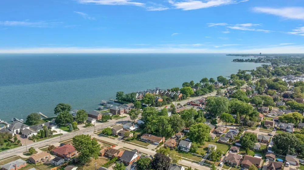 22830 Visnaw Street St Clair Shores City, MI 48081