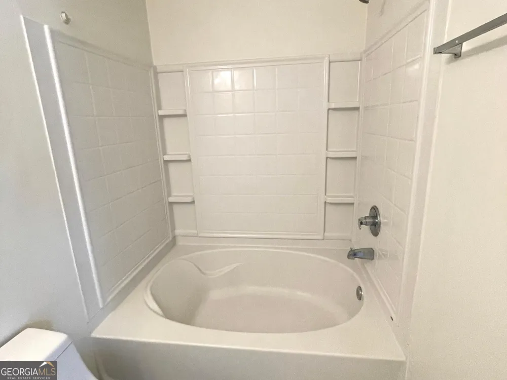 3168 Kingswood GLN Decatur, GA 30034
