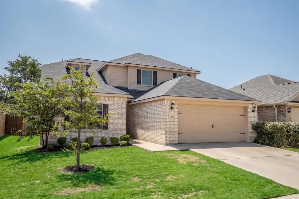 134 Morning Glory Sanger, TX 76266