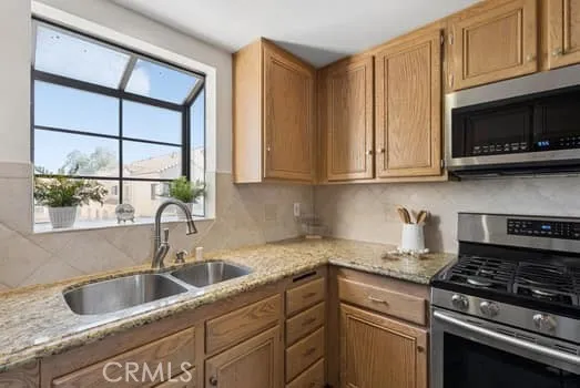 18215 Flynn #124 Canyon Country, CA 91387