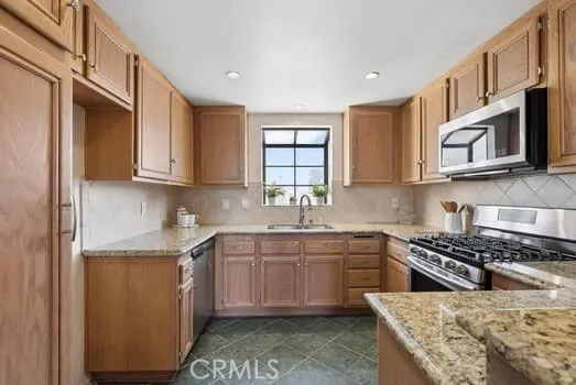 18215 Flynn #124 Canyon Country, CA 91387