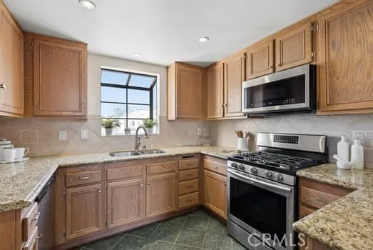 18215 Flynn #124 Canyon Country, CA 91387