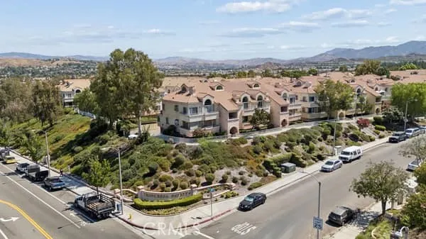 18215 Flynn #124 Canyon Country, CA 91387