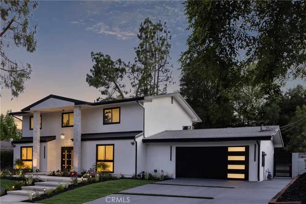 24208 Hatteras Woodland Hills, CA 91367