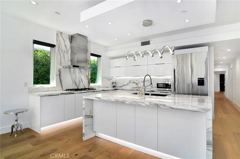 4829 Saloma Avenue Sherman Oaks, CA 91403