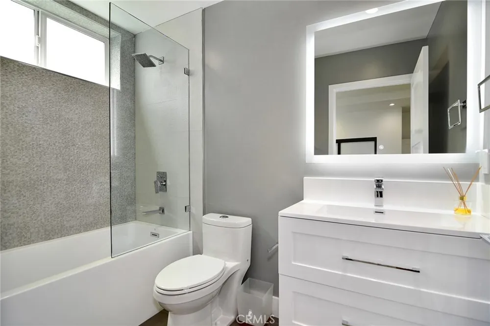 4829 Saloma Avenue Sherman Oaks, CA 91403