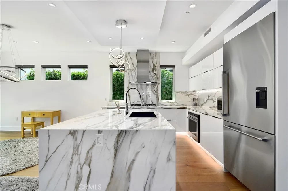 4829 Saloma Avenue Sherman Oaks, CA 91403