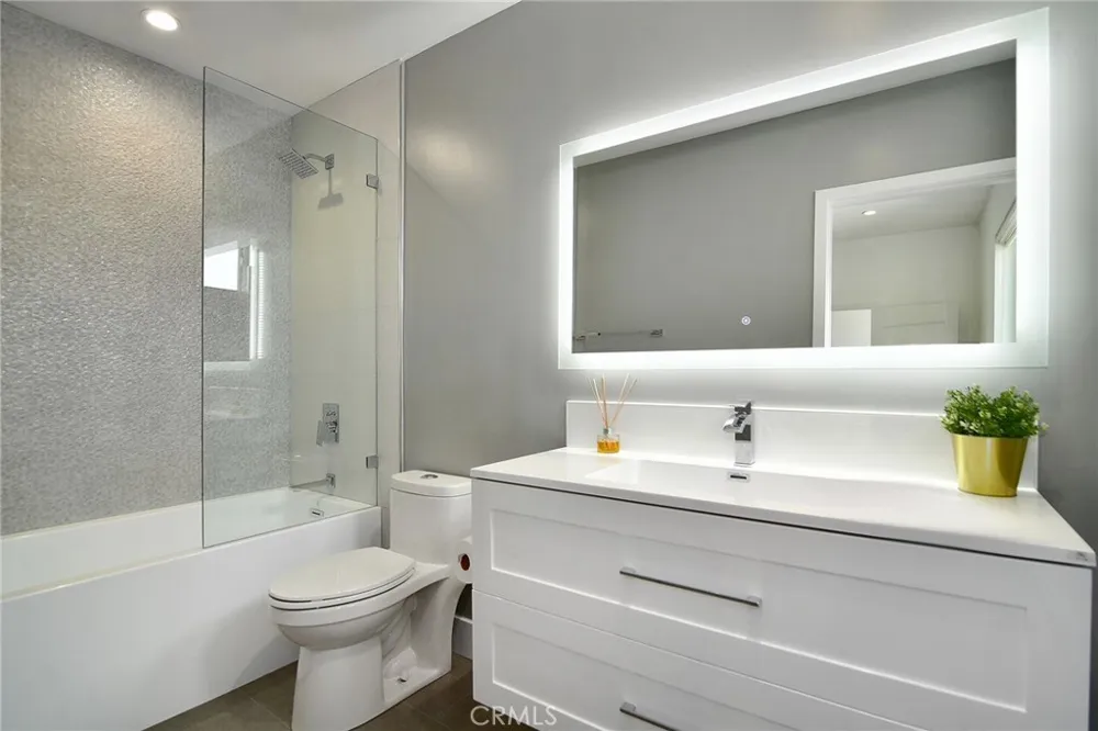 4829 Saloma Avenue Sherman Oaks, CA 91403