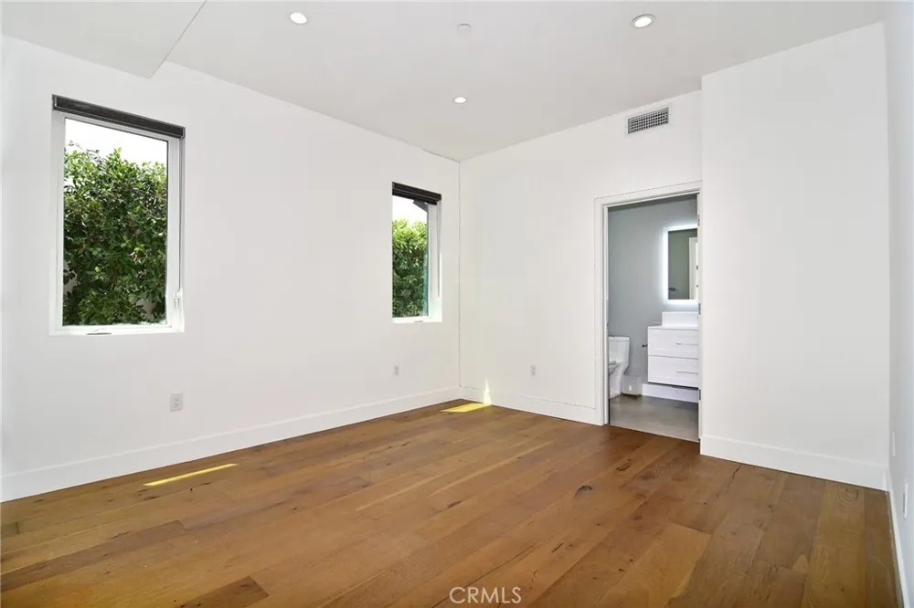 4829 Saloma Avenue Sherman Oaks, CA 91403