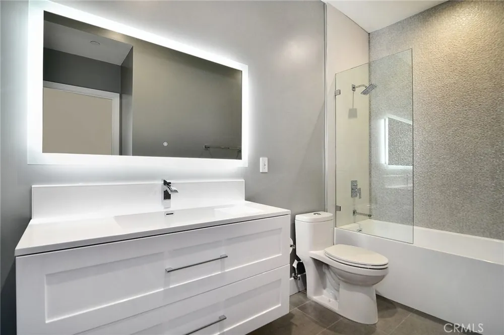 4829 Saloma Avenue Sherman Oaks, CA 91403