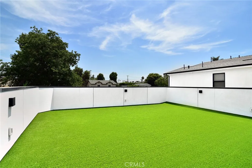 4829 Saloma Avenue Sherman Oaks, CA 91403