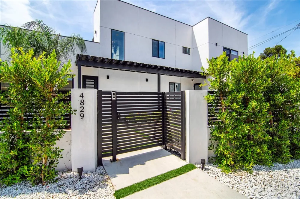 4829 Saloma Avenue Sherman Oaks, CA 91403