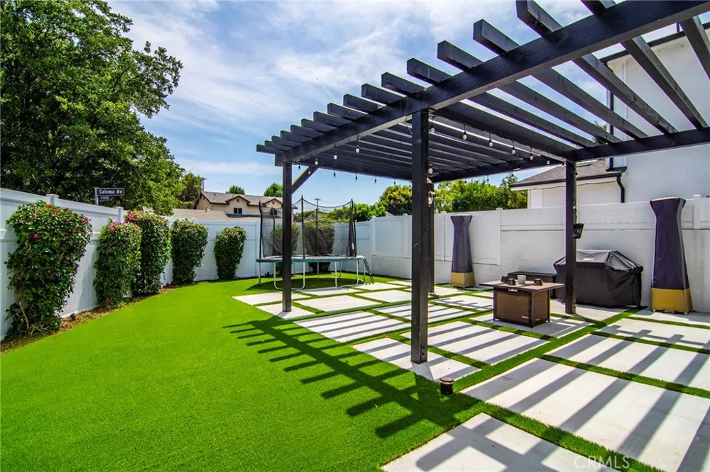 4829 Saloma Avenue Sherman Oaks, CA 91403