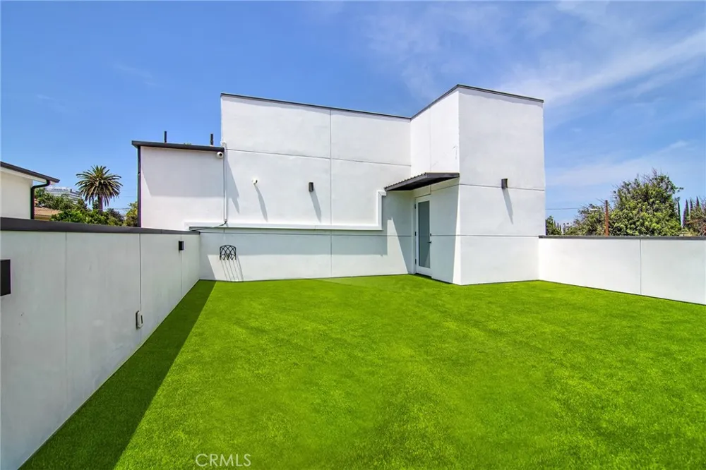 4829 Saloma Avenue Sherman Oaks, CA 91403
