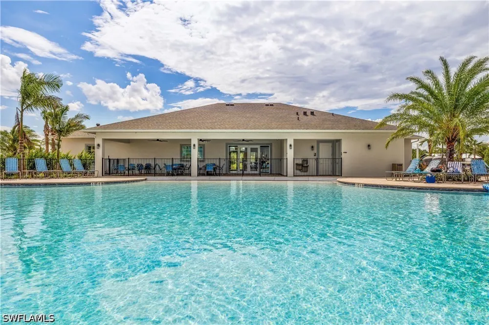 SHADE TREE LOOP Punta Gorda, FL 33982