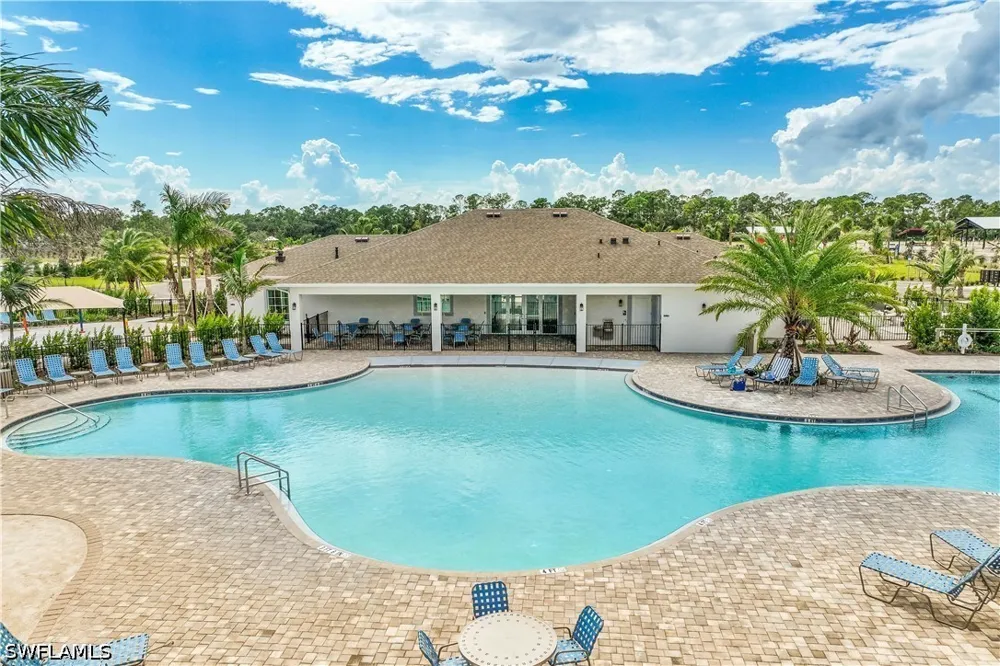 SHADE TREE LOOP Punta Gorda, FL 33982