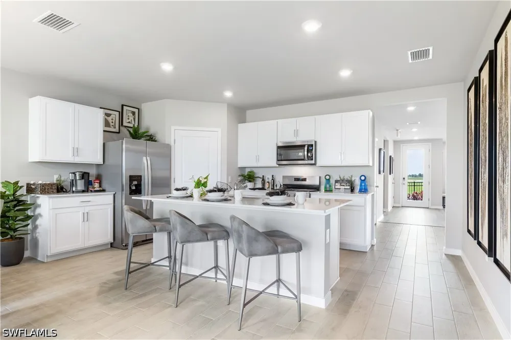 SHADE TREE LOOP Punta Gorda, FL 33982