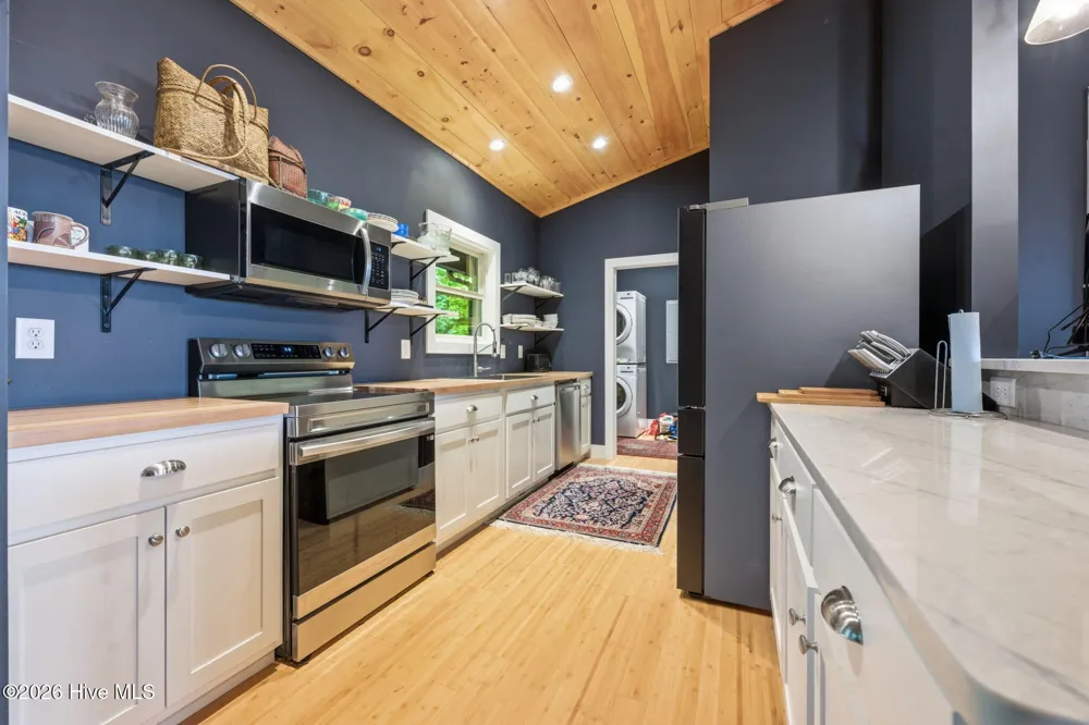 552 Our Drive Hayesville, NC 28904