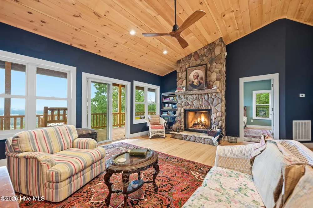 552 Our Drive Hayesville, NC 28904
