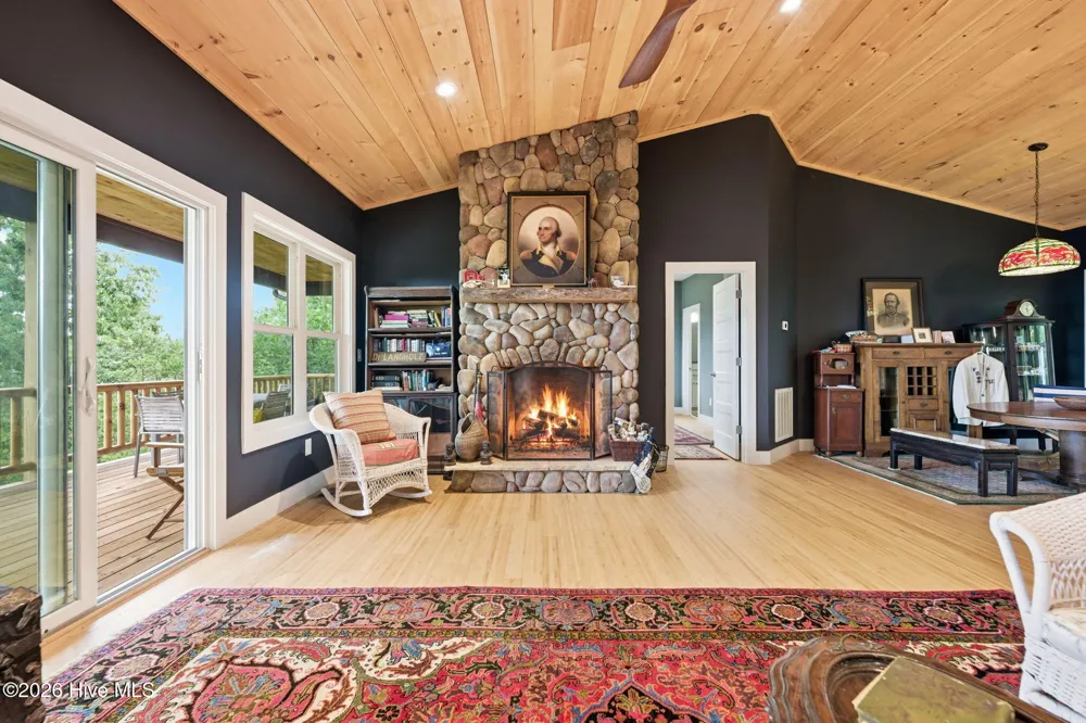 552 Our Drive Hayesville, NC 28904