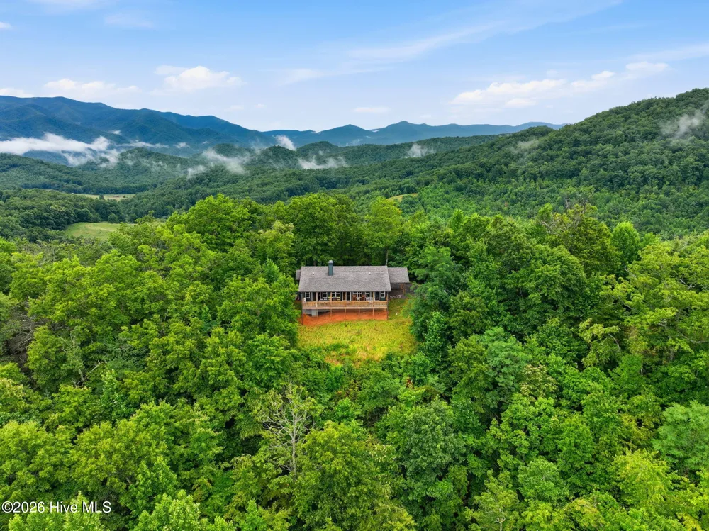 552 Our Drive Hayesville, NC 28904