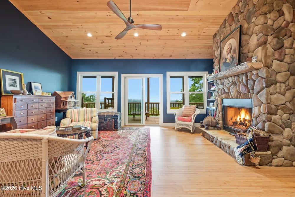 552 Our Drive Hayesville, NC 28904