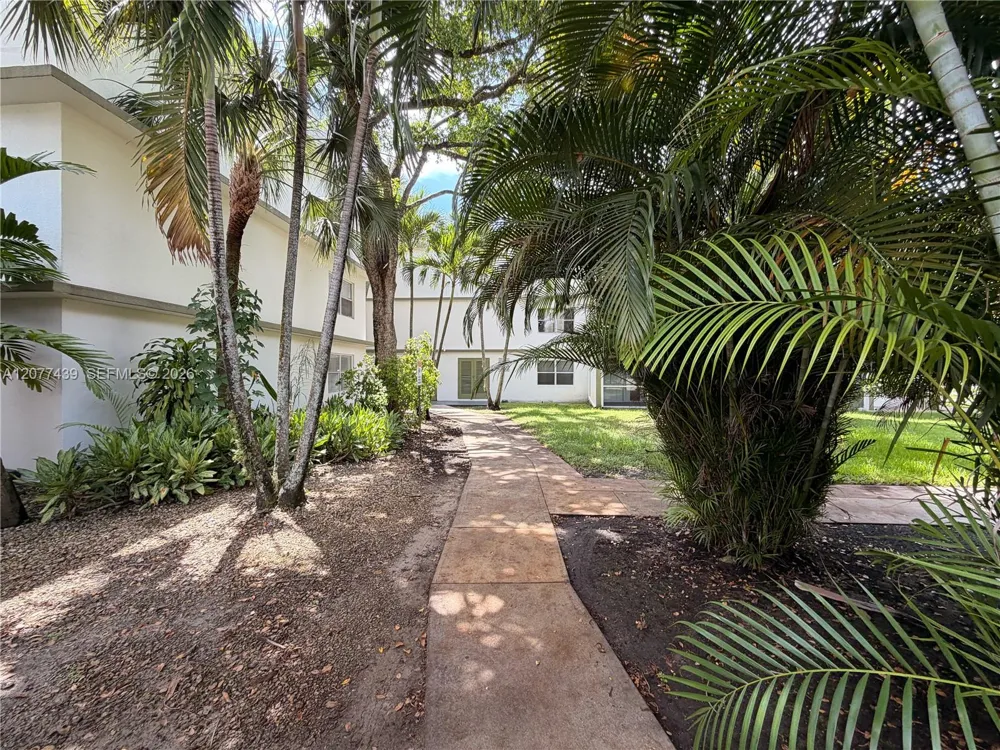 4235 University Dr #103 Sunrise, FL 33351
