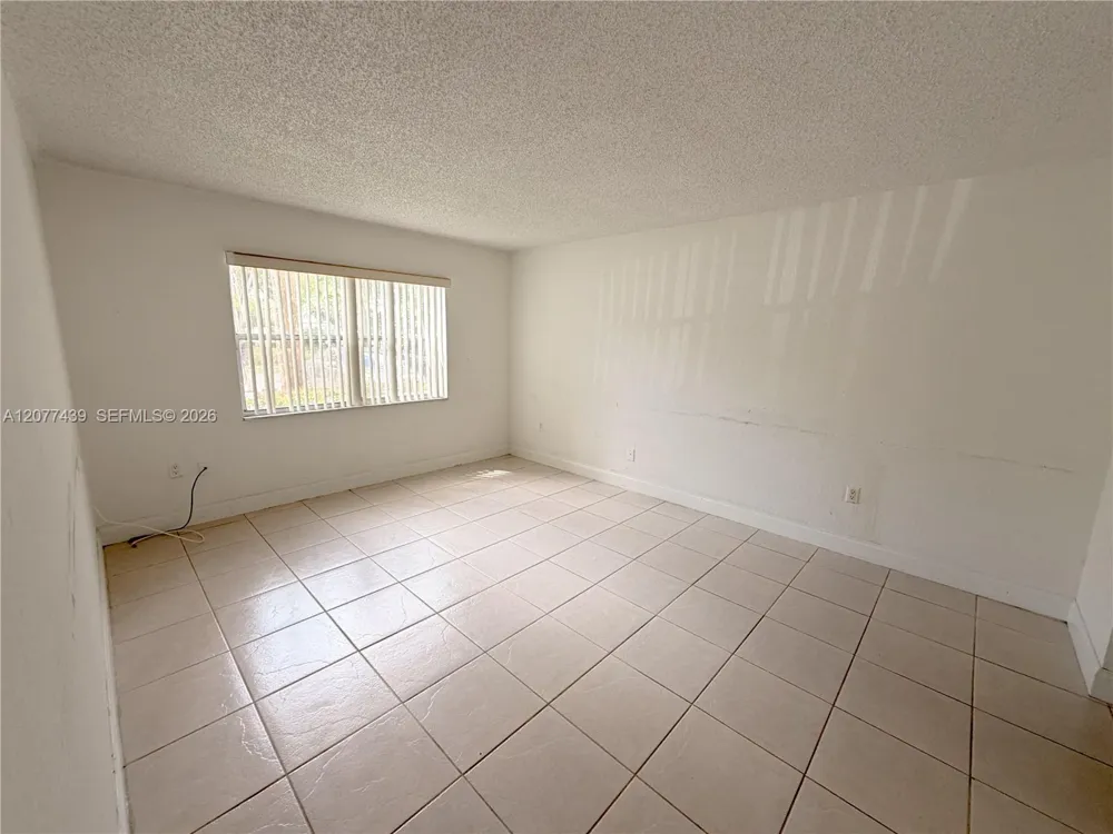 4235 University Dr #103 Sunrise, FL 33351