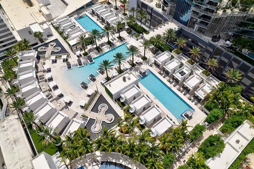 851 NE 1st Ave #3007 Miami, FL 33132