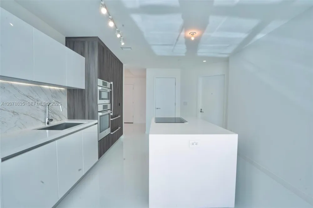 851 NE 1st Ave #3007 Miami, FL 33132