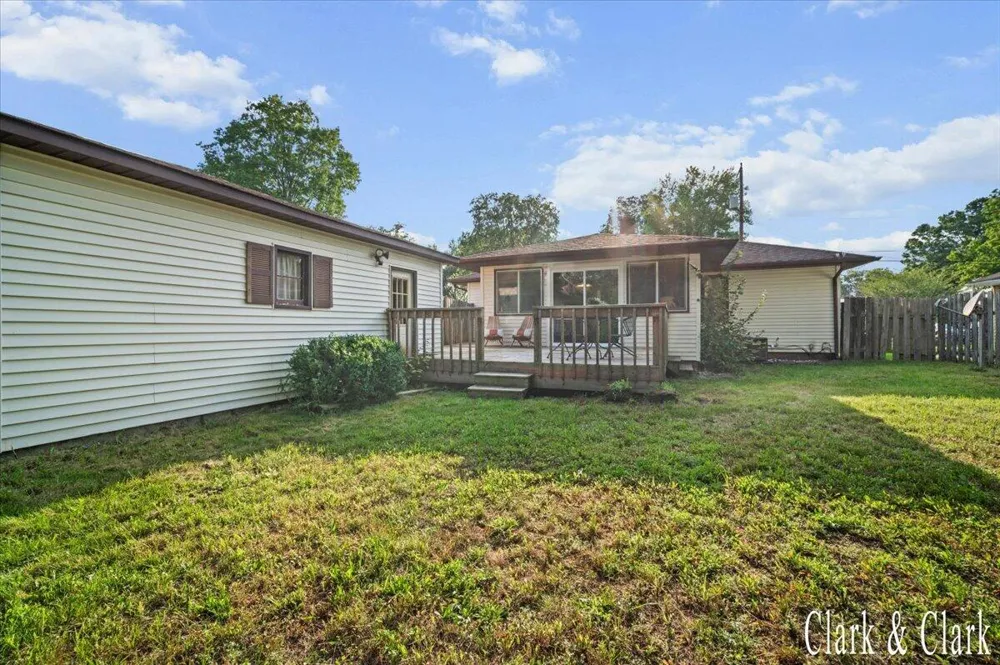 3644 Hazelwood Avenue SW Wyoming, MI 49519