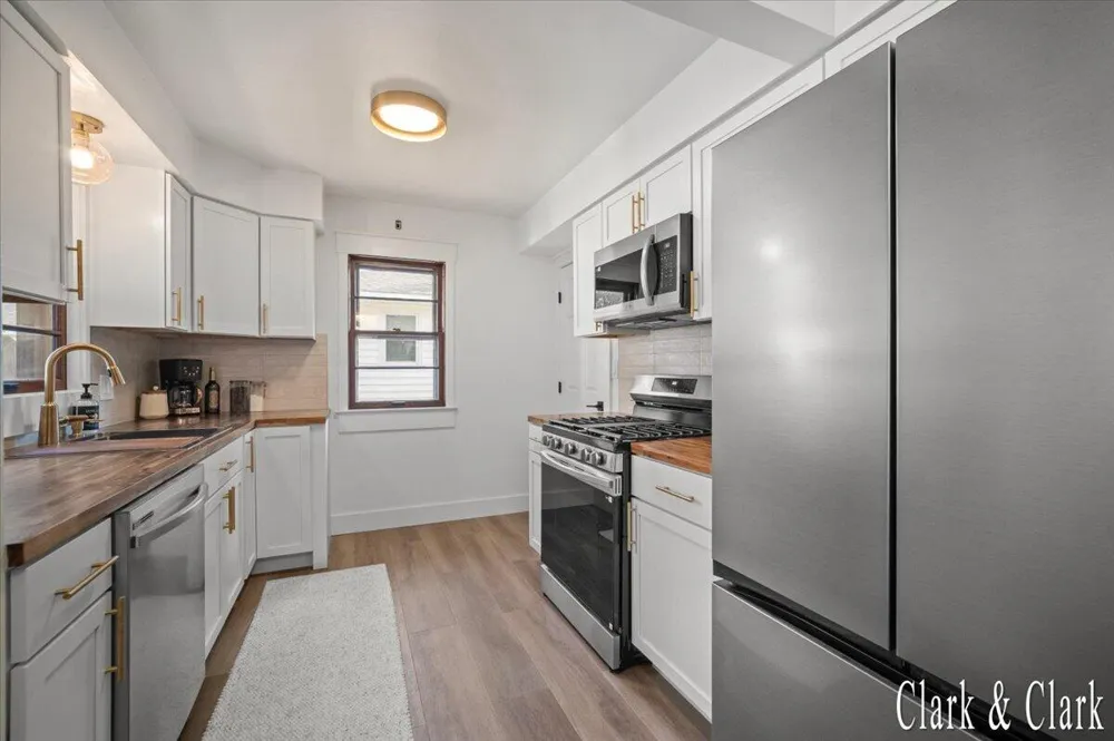 3644 Hazelwood Avenue SW Wyoming, MI 49519