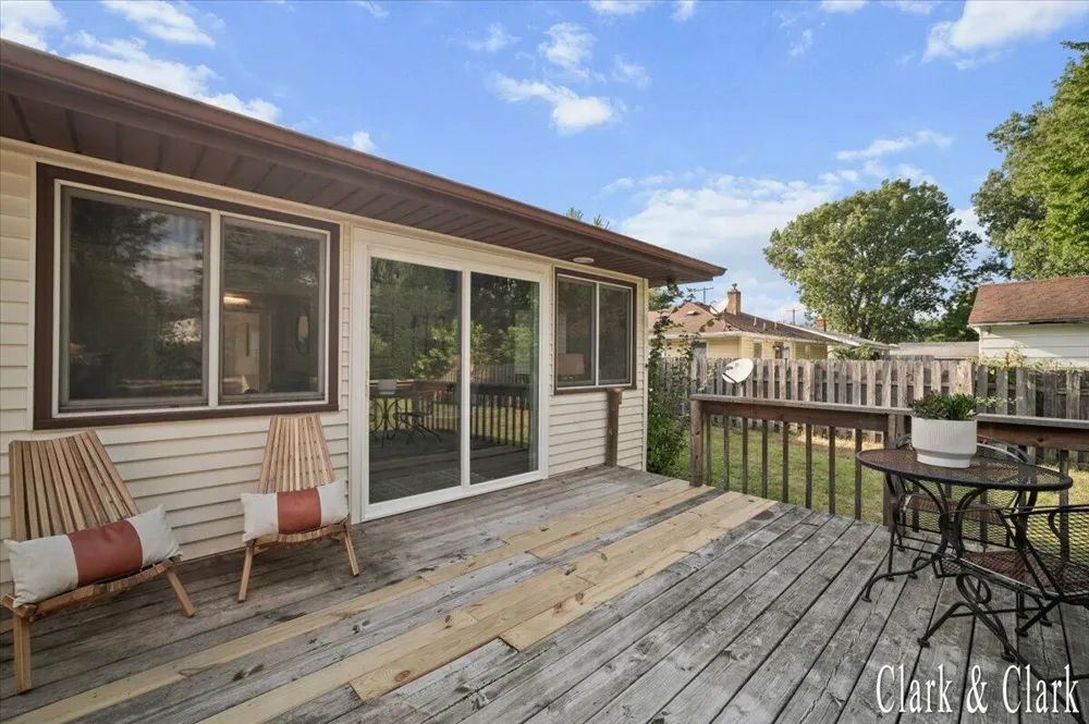 3644 Hazelwood Avenue SW Wyoming, MI 49519