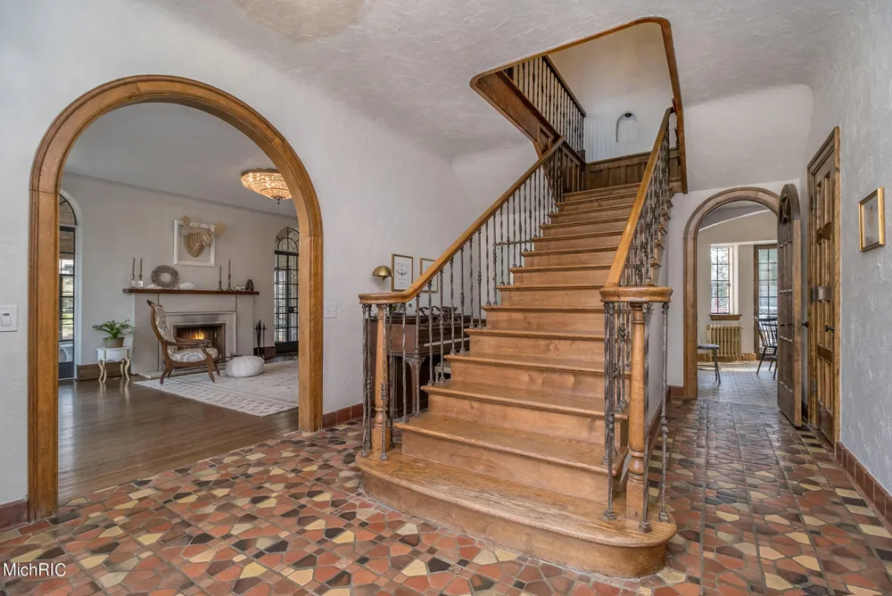 1405 Long Road Kalamazoo, MI 49008