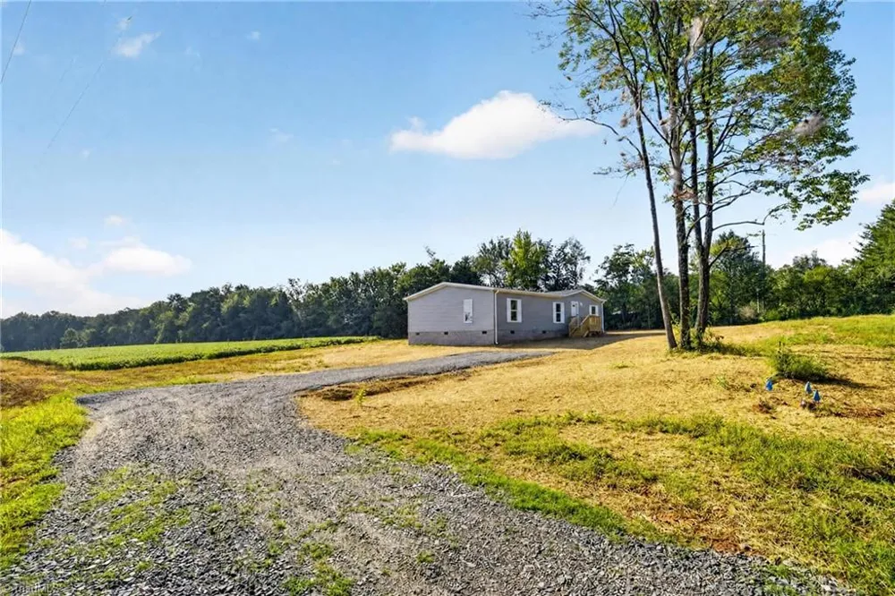 3840 Sonnet Drive Boonville, NC 27011