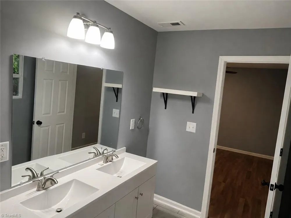 210 Dickson Street Laurinburg, NC 28352