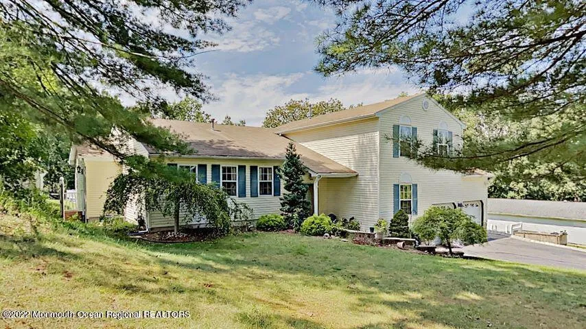 31 Oakland Drive Jackson, NJ 08527
