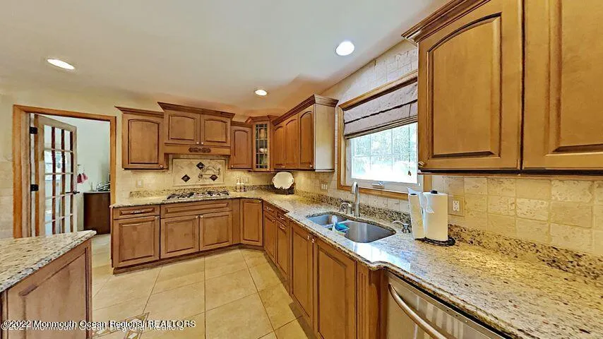 31 Oakland Drive Jackson, NJ 08527