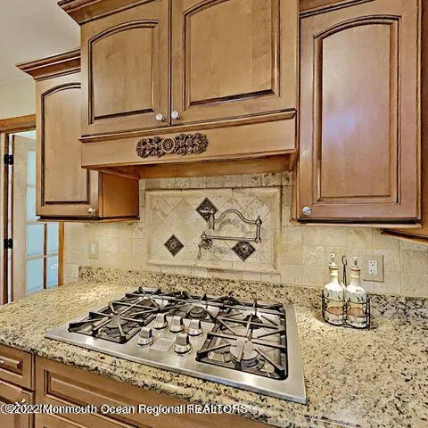 31 Oakland Drive Jackson, NJ 08527