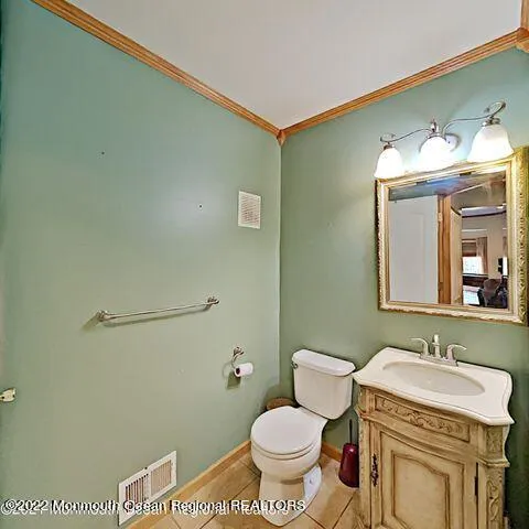 31 Oakland Drive Jackson, NJ 08527