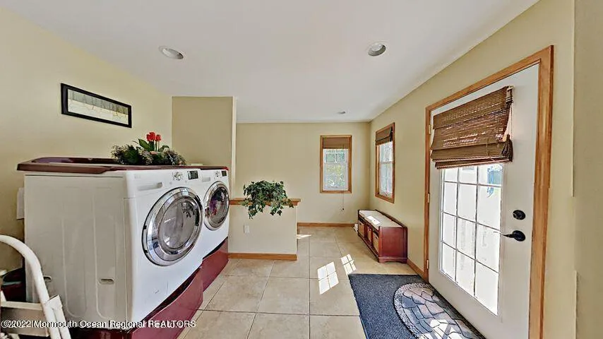 31 Oakland Drive Jackson, NJ 08527