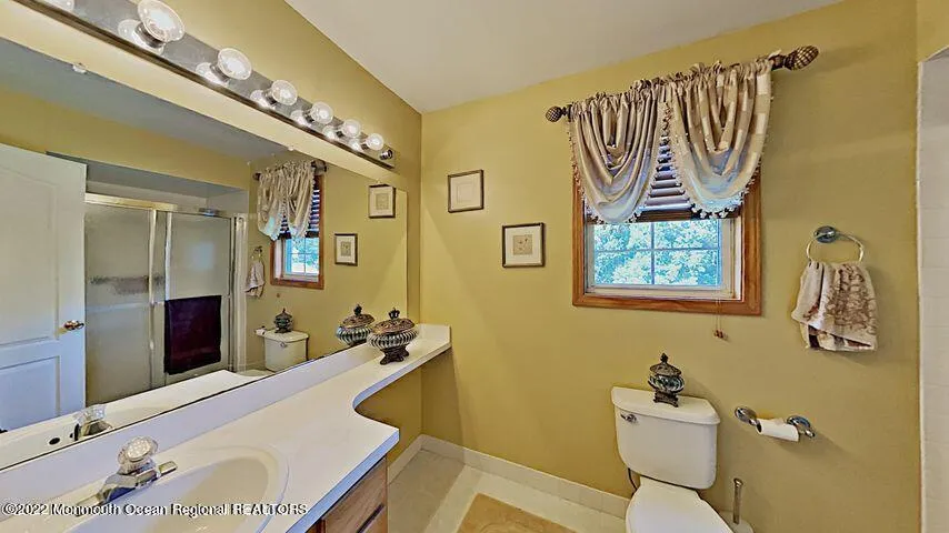 31 Oakland Drive Jackson, NJ 08527