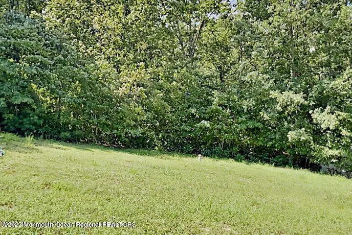 31 Oakland Drive Jackson, NJ 08527