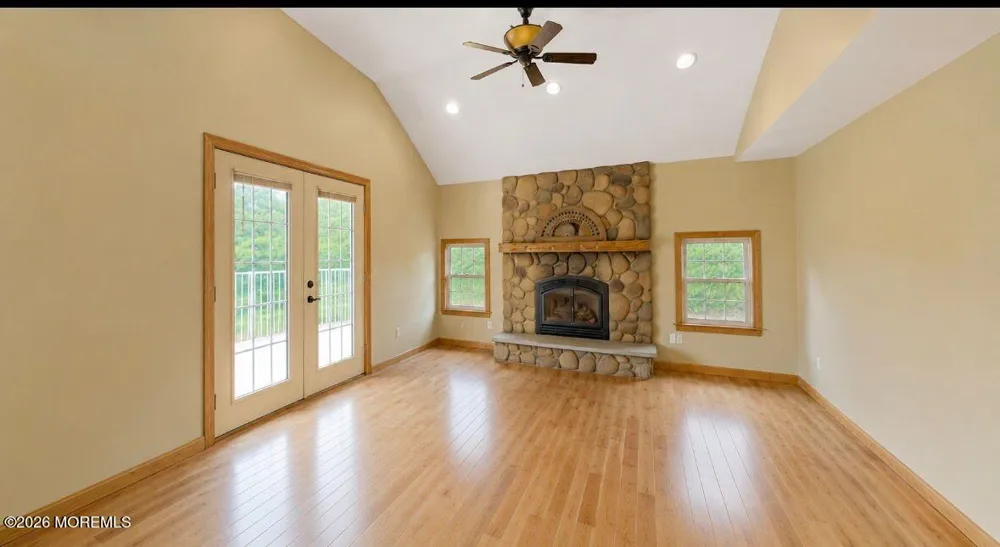 31 Oakland Drive Jackson, NJ 08527