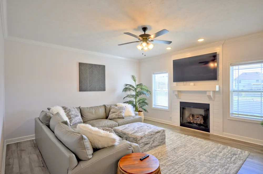 279 Bluebriar Trce Clarksville, TN 37043