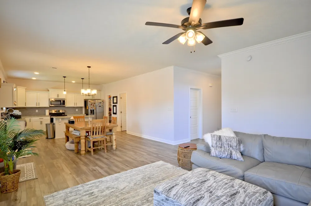 279 Bluebriar Trce Clarksville, TN 37043