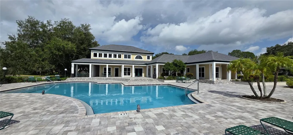 4115 CHATHAM OAK COURT #210 Tampa, FL 33624
