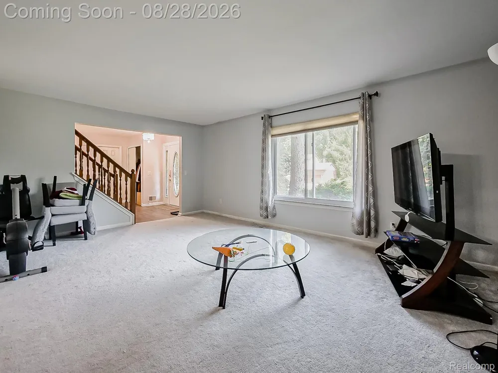 6052 Glen Eagles Drive West Bloomfield Charter Township, MI 48323