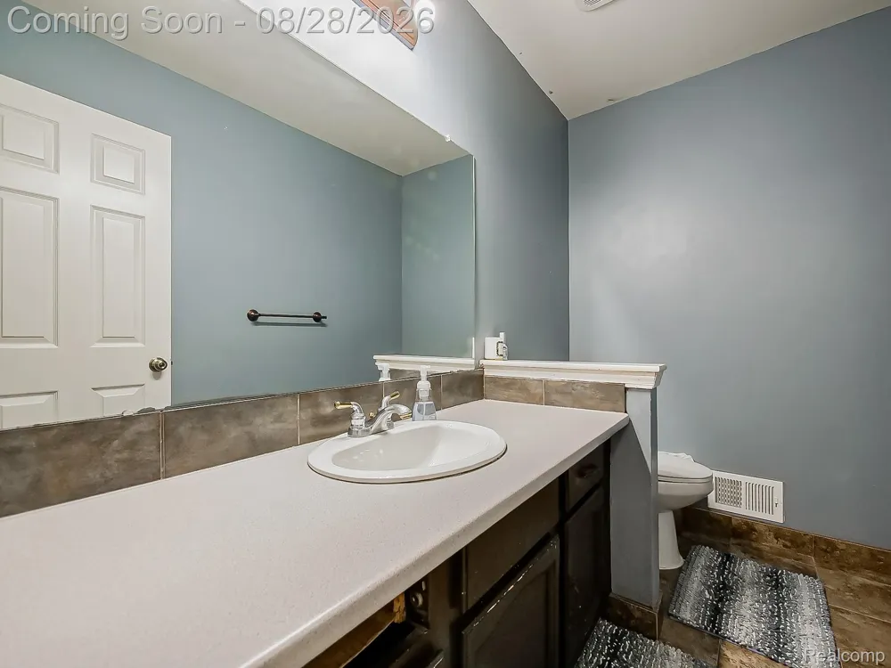 6052 Glen Eagles Drive West Bloomfield Charter Township, MI 48323