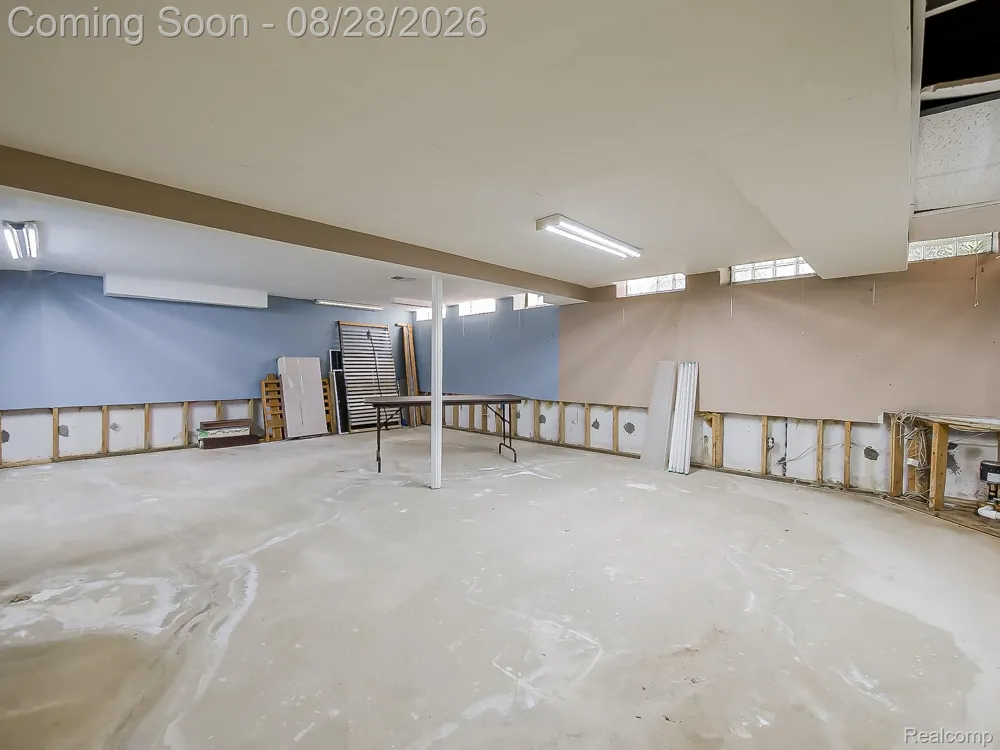 6052 Glen Eagles Drive West Bloomfield Charter Township, MI 48323